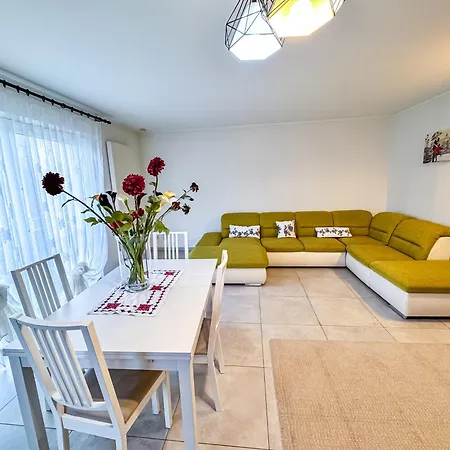 Apartment Charming Retreat In Mame Mamer